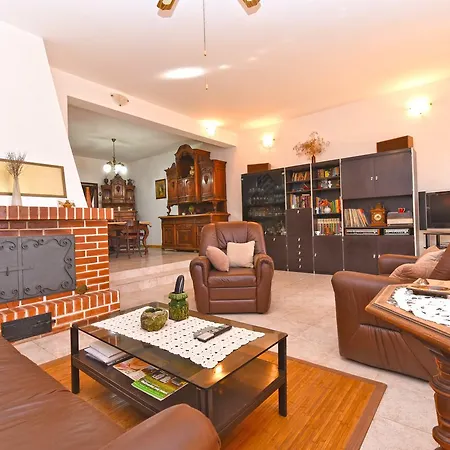 Milena 1560 Apartman *