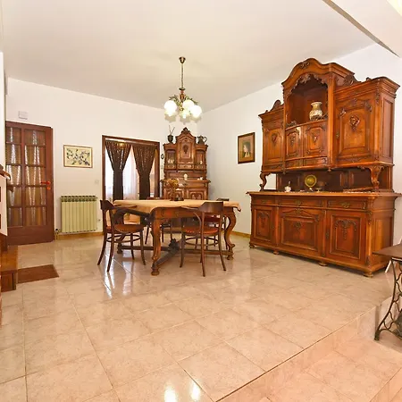 Apartment Milena 1560