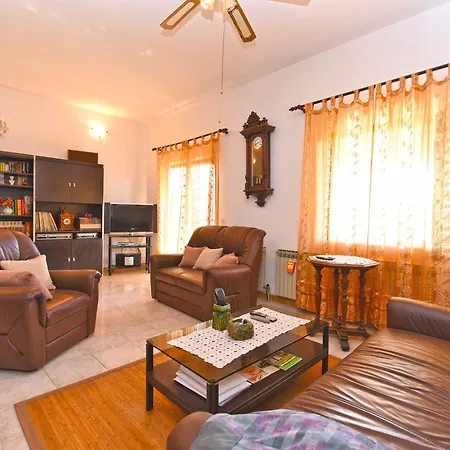 Milena 1560 Apartman Fažana