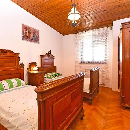 Milena 1560 *