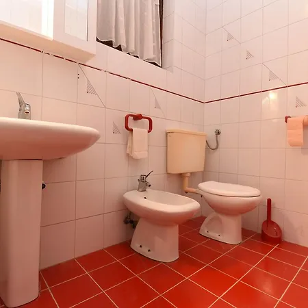 Apartment Milena 1560 *