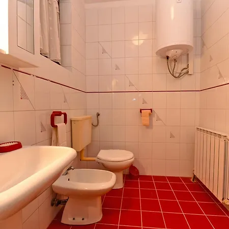 Apartment Milena 1560 *